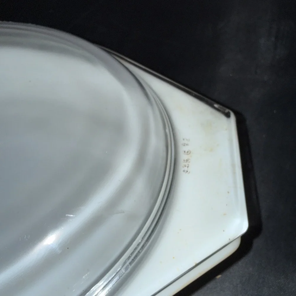 PYREX OVAL DIVIDED CASSEROLE DISH WITH LID-